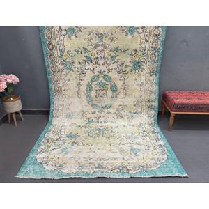 Alfombra Turca Grande de 5.6x9.7 pies, Alfombra de Lana Vintage con Borde Azul - Product Image 1