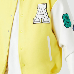 Vestes universitaires à la mode les plus vendues en gros Veste universitaire pour hommes avec logo de couleur personnalisé Fabriquée au Pakistan - Product Image 4