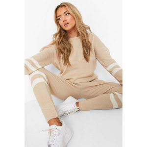 Conjuntos Deportivos de Invierno para Mujer, Diseño Personalizado, Gruesos, Lisos, con Sudadera con Capucha y Pantalones Jogger, Opciones de Tallas Grandes - Product Image 3