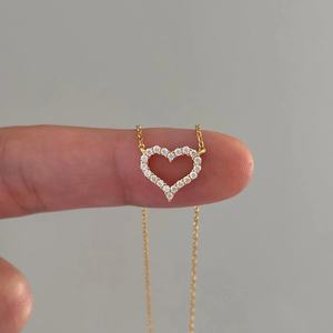 Collier délicat en moissanite chrétienne en forme de cœur, pendentif en or en forme de cœur, cadeau de fête pour femmes - Product Image 6