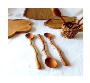 Cuillère en bois massif durable parfaite pour les chefs professionnels et les activités quotidiennes de la cuisine - Product Image 2