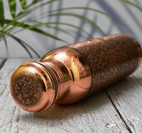Bouteille artisanale 100% cuivre pur entièrement gravée avec couvercle pour boire directement, vaisselle pour adultes, pour le camping