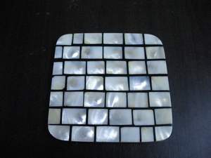 Juego de posavasos con incrustaciones de perlas Madre India de diseño único Juego de posavasos de resina epoxi con incrustaciones de nácar para té y café - Product Image 5