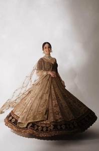 Broderie de créateur unique Kasturi tissu de soie mariée spécial mariage et fête porter en gros Lehenga Choli au prix de gros - Product Image 3