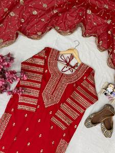 Heavy Designer Party Wedding Wear Crape Silk Sequence & Zari Bordado Top & Lehenga con Georgette Sequence Lace Work Dupatta - Product Image 6