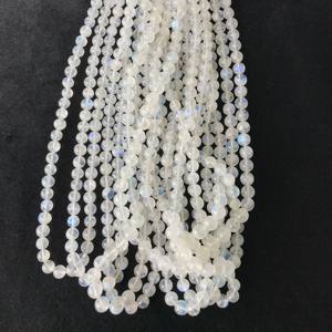 Perles de pierre de lune arc-en-ciel naturelle à 100 % certifiées IGI, qualité AA, lisses, 6-7 mm, effet feu bleu, multi-feu, Vivaaz Gems Jaipur - Product Image 2