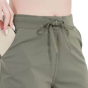 Short de course à compression respirant à séchage rapide pour femmes avec logo personnalisé Short de course à la taille élastique pour l'entraînement de fitness - Product Image 6