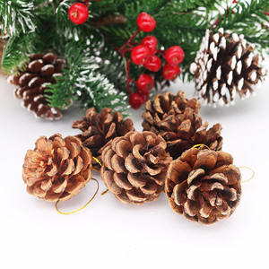 Décoration de Noël en pomme de pin naturelle Un accent rustique confortable pour les expositions saisonnières Événements de vacances et maisons écologiques - Product Image 1