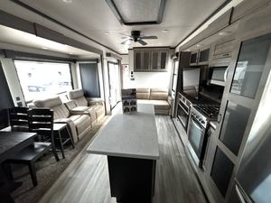 OFERTA: F-o-r-e-s-t R-i-v-e-r C-e-d-a-r C-r-e-e-k C-o-t-t-a-g-e 4-0-C-F-K-2 Usado del 2022 en Venta - Product Image 3