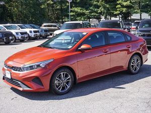 2023 Kia Forte LXS FWD พร้อมเบาะหนังระบบนำทางเริ่มต้นด้วยรีโมตซันรูฟล้ออัลลอยด์แพ็กเกจเทคโนโลยี - Product Image 2