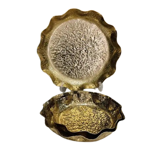 Bol à salade durable fini en métal à prix attractifs de conception antique Style unique couverts de table arc à salade décoratif - Product Image 1