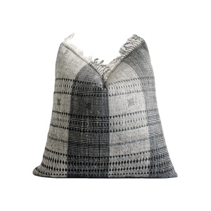 Fundas de cojín Kilim de lana de lujo 100% ligeras hechas a mano profesionales funda de cojín de tejido sólido bordado cuadrado indio para el hogar - Product Image 1