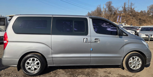 Hyundai Starex Grand Starex Van 2015 de 5 Plazas - Product Image 2