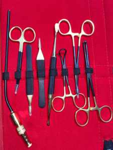 Juego de 8 Instrumentos Quirúrgicos para Vasectomía en Negro y Dorado, Acero Inoxidable Alemán, Reutilizables, Alta Calidad, OEM ODM - Product Image 6