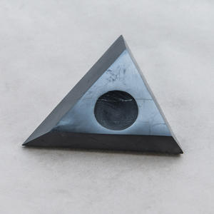 Pequeño soporte de shungita para una esfera o un huevo de 1.2-2 pulgadas (30-50 mm) - Product Image 1