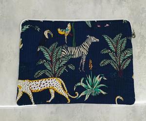 Funda para Portátil de Lujo, Hecha a Mano, Duradera, Ligera, Acolchada, de Algodón, Estilo Vintage, Moderno, Impermeable y Ecológica - Product Image 2