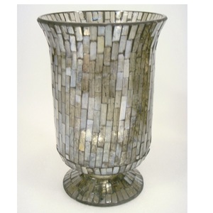 Bougeoir en verre doré Hurricanes avec support en aluminium noir pour la décoration de la maison, de la fête de mariage et de la table de Noël. - Product Image 5