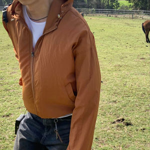 Nuevos conjuntos de moda para hombre, conjunto de pantalones cortos de nailon, conjunto hecho a medida para hombre, conjunto corto cortavientos de dos piezas de poliéster con cremallera para hombre - Product Image 2