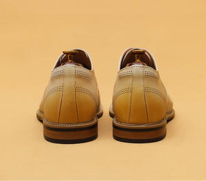 Nouvelles chaussures en cuir brogue pour hommes avec des gravures exquises, chaussures élégantes pour le travail et les occasions décontractées, fabriquées en cuir de vachette de qualité - Product Image 5