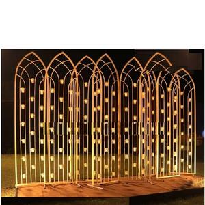 เชิงเทียนโลหะสำหรับฉากหลังแต่งงานเชิงเทียนสีทองสำหรับทางเข้างานแต่งงานเชิงเทียนสไตล์ไม่เหมือนใคร - Product Image 1