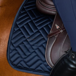Tapis de selle anglais matelassé doux et durable de haute qualité, confortable et respirant, conception OEM, tapis de selle anglais personnalisés - Product Image 3