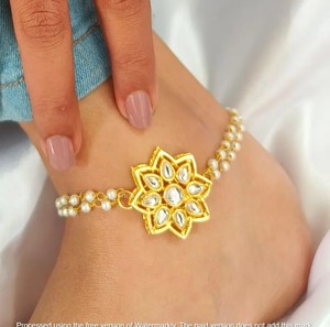 Tobillera nupcial artesanal de perlas y Kundan, Payal de metal, Brazalete para pies Meenakari, Joyería tradicional, Recuerdos para Sangeet, Pazaib, Mehandi, Pongal - Product Image 6