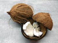 Noix de coco semi-décortiquée pour les fabricants et les détaillants alimentaires