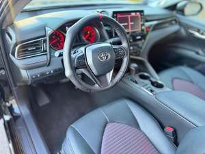 โตโยต้า แคมรี่ TRD FWD ปี 2025 สีดำ รุ่นปรับแต่งพิเศษ พร้อมหลังคาซันรูฟ แพ็คเกจ TRD สตาร์ทเครื่องยนต์จากระยะไกล เบาะหนัง ล้อแม็กซ์ ระบบนำทาง - Product Image 3