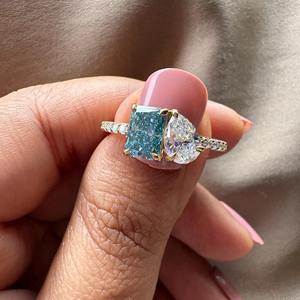 Anillo de Diamantes Toi et Moi con Diamante Cultivado en Laboratorio de Color Azul Fantasía, Corte Pera y Radiante, Certificado por IGI, en Oro de 14k, Banda de Diamantes Redondos, Regalos - Product Image 4