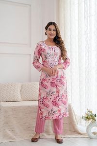 Ropa étnica india Diseñador atractivo Bordado de algodón y estampado digital Kurti y emparejado con pantalón estándar con Dupatta - Product Image 4