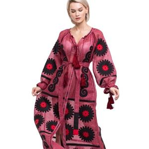 วินเทจปักคอวีออกแบบแขนยาวความยาวพื้นผู้หญิงขายส่งยูเครนชุด - Product Image 1