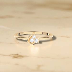 Anillo de Diamante de Moissanita Moderno y Elegante de 0.08 Quilates, Corte Redondo, Color E-F/VVS, Engastado en Platino para Ella - Product Image 2