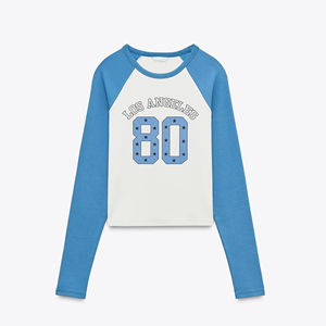 เสื้อครอปแขนยาวพิมพ์ลายโลโก้กราฟิกสำหรับผู้หญิงเสื้อครอปแฟชั่นติดหน้าจอออกแบบได้ตามต้องการทันสมัย - Product Image 1