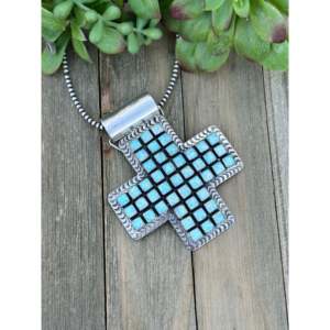 Pendentif croix en argent sterling opale blanche Marcella James - Product Image 4