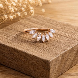 Bague de mariée luxueuse en or massif 14 carats avec diamant de laboratoire taille marquise courbé en chevron 0,42 ct E-F VS, cadeau idéal - Product Image 2