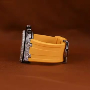 นาฬิกากลไกโครโนกราฟน้ำแข็งแบบพรีเมี่ยมออกแบบได้ตามต้องการมาใหม่เพชรโมอิสซาไนต์สีดำหน้าปัดแก้วสไตล์ตัวเลขทำจากยางสีเหลือง - Product Image 5