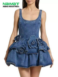 Robe mini en jean sans manches pour femme, avec appliques florales, ourlet à volants superposés, haut corset moulant sexy avec logo frontal pour l'été - Product Image 3