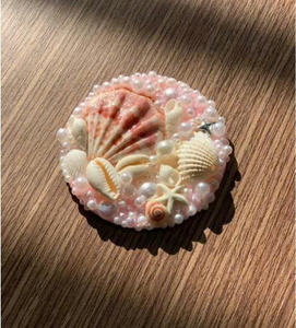 Espejo Redondo Pequeño de Concha Marina Hecho a Mano en Vietnam, Adorno de Concha Marina - Product Image 5