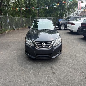 ALTIMA 2.5 S 2018 d'occasion, faible kilométrage, consommation de carburant en route, traction avant, moteur 179 CV, transmission automatique, berline, intérieur noir - Product Image 1