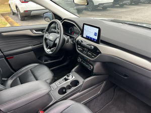 Ford Escape SEL FWD 2021 Usado en Buen Estado, Sin Accidentes, Conducción Izquierda/Derecha - Product Image 3