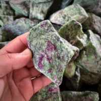 Cristaux bruts de Zoisite de rubis vert authentiques de haute qualité, 100% naturels, écologiques, pour la décoration intérieure, la guérison et le travail Reiki