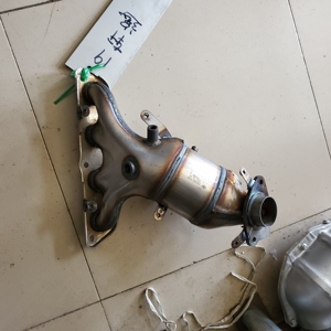 Venta directa de tubos de escape para automóviles, convertidor catalítico al por mayor, catalizador de sustrato cerámico para Nissan Sylphy 2019 - Product Image 5