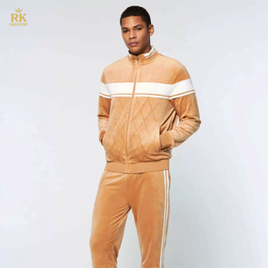 ชุดเสื้อแจ็กเก็ตและกางเกงวอร์มคุณภาพสูง-ทันสมัยสวมใส่สบายและเหมาะสำหรับชุดกีฬาและชุดลำลอง - Product Image 1