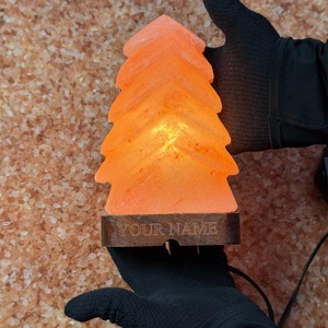 โคมไฟเกลือหิมาลัยรูปต้นสน ทำด้วยมือจากเกลือหินสีชมพู ตกแต่งคริสตัลธรรมชาติ แสงไฟกลางคืน ของตกแต่งบ้านที่ไม่เหมือนใคร - Product Image 6