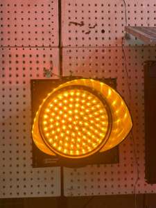 Feu de signalisation stroboscopique à LED bicolore étanche pour la circulation et les véhicules - Product Image 3