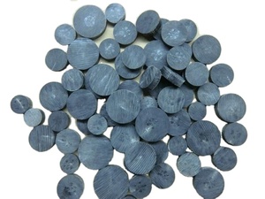 Boutons à tige en corne de buffle de haute qualité de couleur noire naturelle avec logo pour la décoration de vêtements du fabricant indien - Product Image 4
