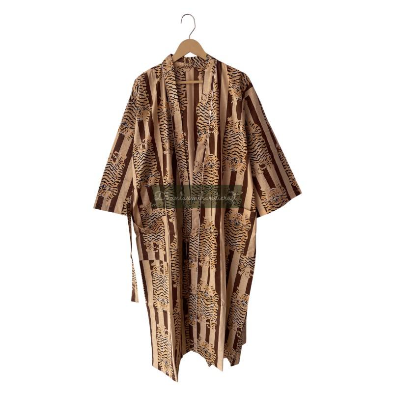 สีน้ำตาล