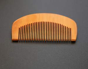 Potente peine de pelo con mango de madera hecho a mano para uso en Salón de la India, venta al por mayor de peine de madera para uso comercial en venta en - Product Image 4