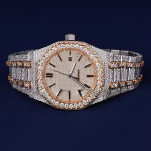 Montre à quartz analogique bicolore en acier inoxydable pour hommes femmes Moissanite Diamants Cadran en verre clouté Bâton d'affichage Mode d'affaires - Product Image 1