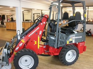 รถตักล้อยางดีเซล Weidermann 1140 คุณภาพสูง ปรับแต่งได้ พร้อมหัวตักดินด้านหน้าและหัวขุดด้านหลังขนาดกะทัดรัด บุ้งกี๋ขนาด 0.45 เมตร ขาย - Product Image 6